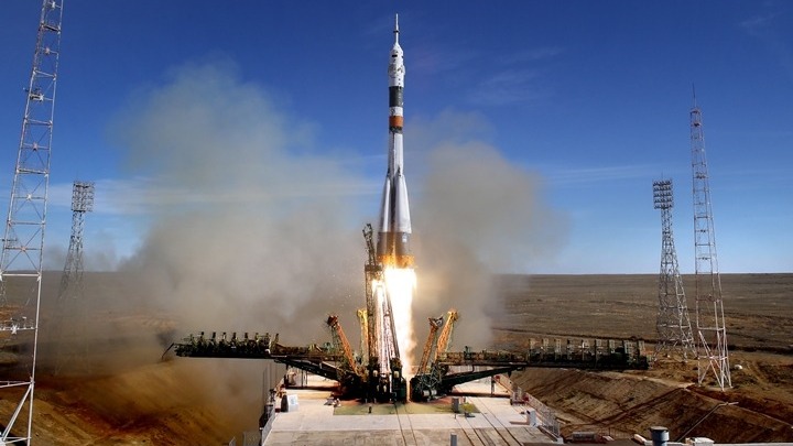 Ρωσία: Η χώρα εκτόξευσε ένα πύραυλο Σογιούζ που μεταφέρει στρατιωτικό δορυφόρο