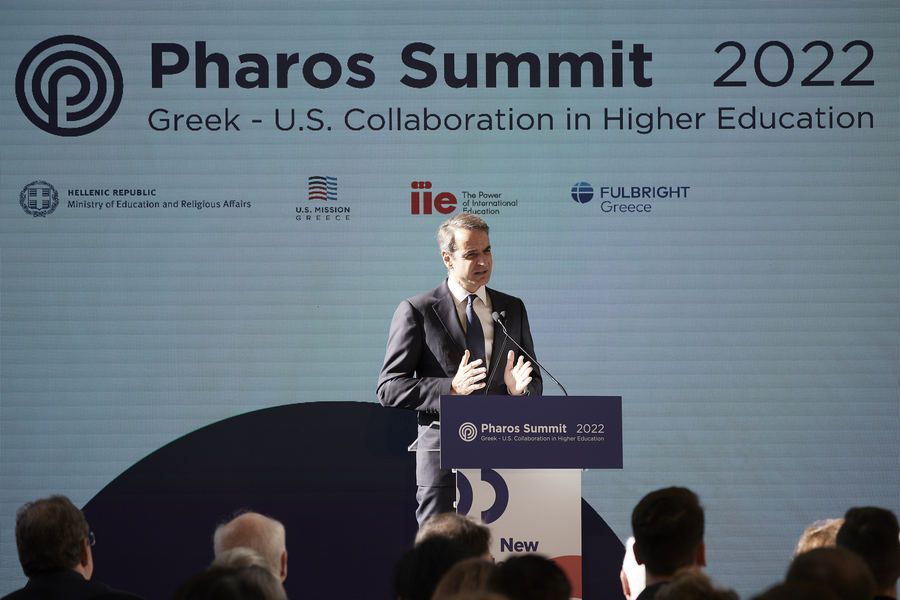 Ο Πρωθυπουργός Κυριάκος Μητσοτάκης μιλάει στην εκδήλωση της συνόδου «Pharos Summit 2022», την οποία διοργανώνει το υπουργείο Παιδείας και Θρησκευμάτων, για τη συνεργασία ανάμεσα στην Ελλάδα και τις ΗΠΑ στην τριτοβάθμια εκπαίδευση, στο Κέντρο Πολιτισμού Ίδρυμα Σταύρος Νιάρχος, Δευτέρα 07 Νοεμβρίου 2022. ΑΠΕ-ΜΠΕ/ΓΡΑΦΕΙΟ ΤΥΠΟΥ ΠΡΩΘΥΠΟΥΡΓΟΥ/ΔΗΜΗΤΡΗΣ ΠΑΠΑΜΗΤΣΟΣ