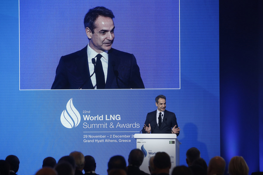 O πρωθυπουργός Κυριάκος Μητσοτάκης μιλάει στο 22o Παγκόσμιο Συνέδριο LNG (22nd World LNG Summit) που διεξάγεται στο Grand Hyatt Athens, στην Αθήνα (ΑΠΕ-ΜΠΕ)