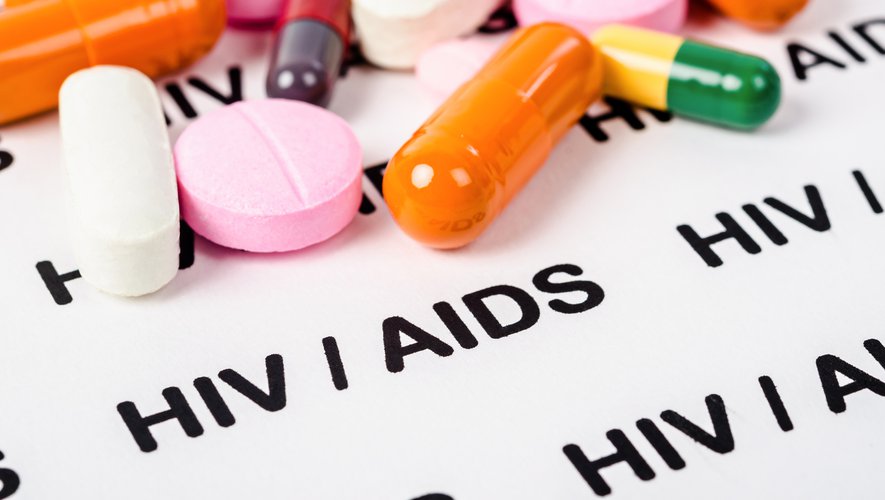 AIDS: Μειωμένα τα κρούσματα στην Ελλάδα – Όχι στο στίγμα και στον φόβο της εξέτασης