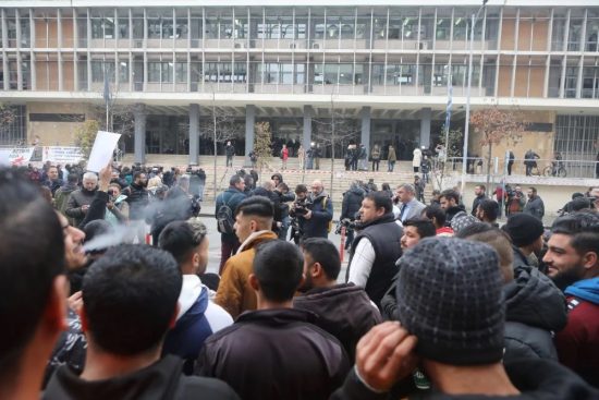Θεσσαλονίκη: Σε κατ’ οίκον περιορισμό ο αστυνομικός που πυροβόλισε τον Ρομά – Το Συμβούλιο θα αποφασίσει για την προφυλάκιση