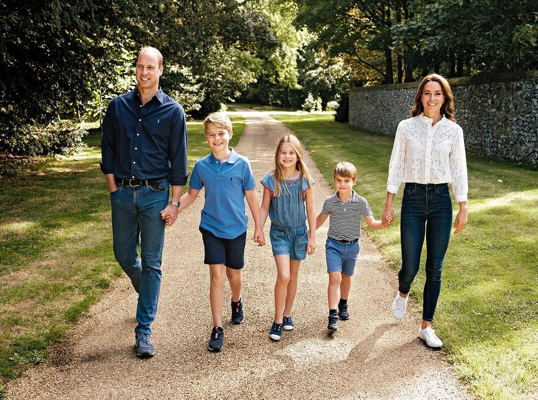 Ο Πρίγκιπας Ουίλιαμ και η Κέιτ Μίντλετον με τα παιδιά τους, πρίγκιπες Τζορτζ, Σάρλοτ και Λούις