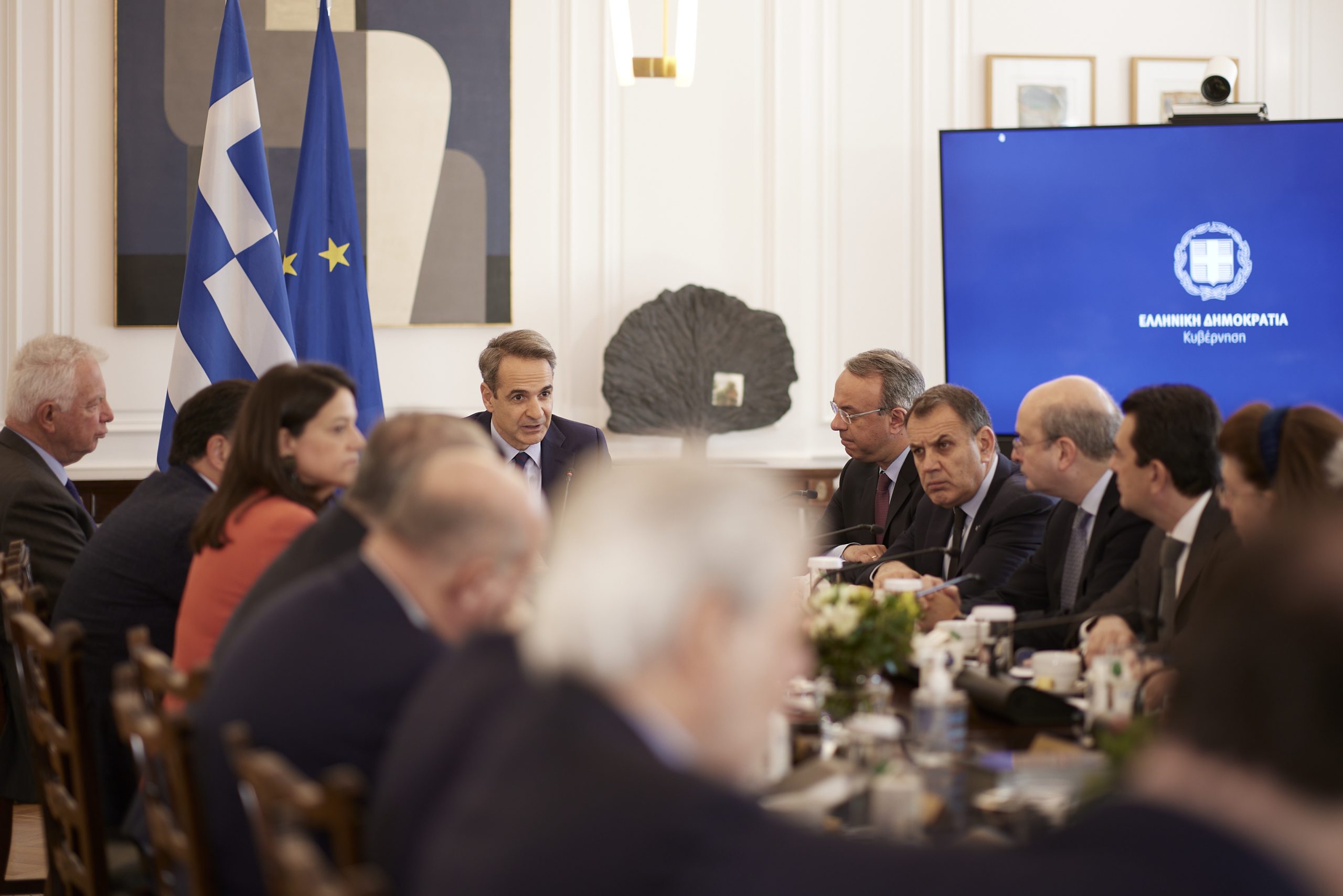 Ο πρωθυπουργός Κυριάκος Μητσοτάκης μιλάει στο Υπουργικό Συμβούλιο