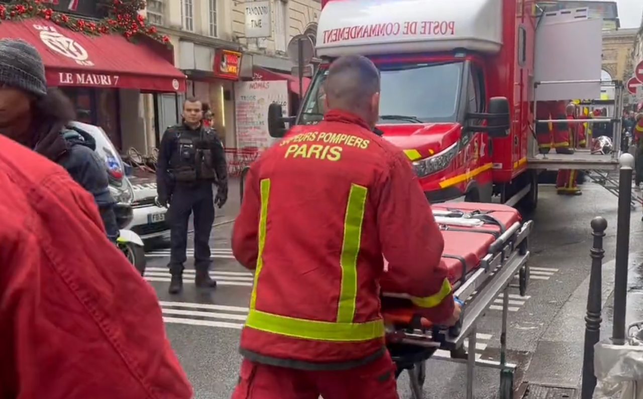 Συναγερμός στο Παρίσι: Δύο νεκροί και 5 τραυματίες από πυροβολισμούς