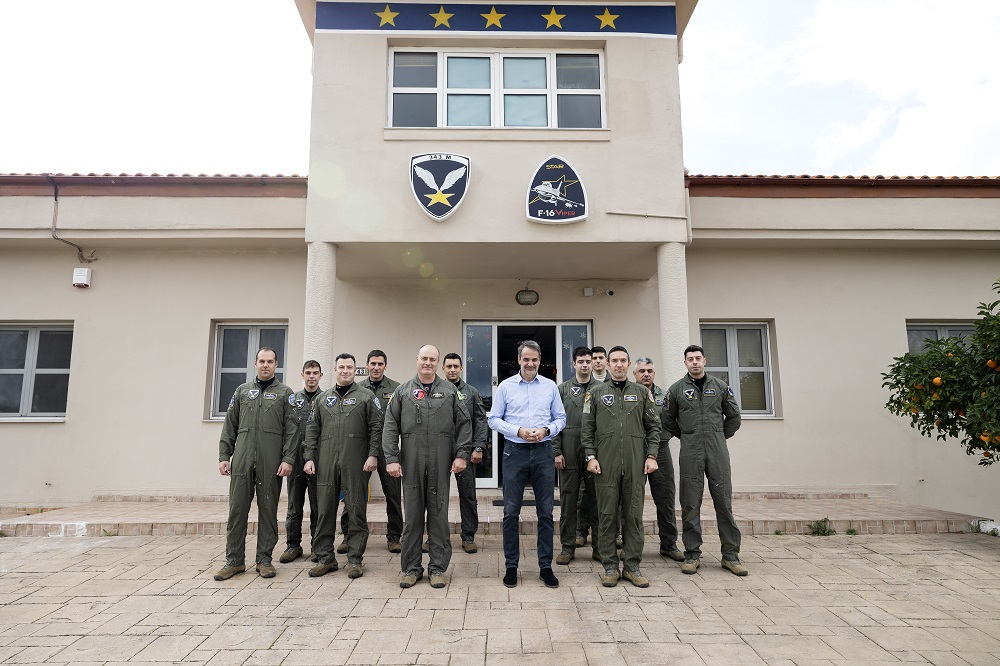Την 115 Πτέρυγα Μάχης της Πολεμικής Αεροπορίας, στα Χανιά, επισκέφθηκε ο Πρωθυπουργός Κυριάκος Μητσοτάκης