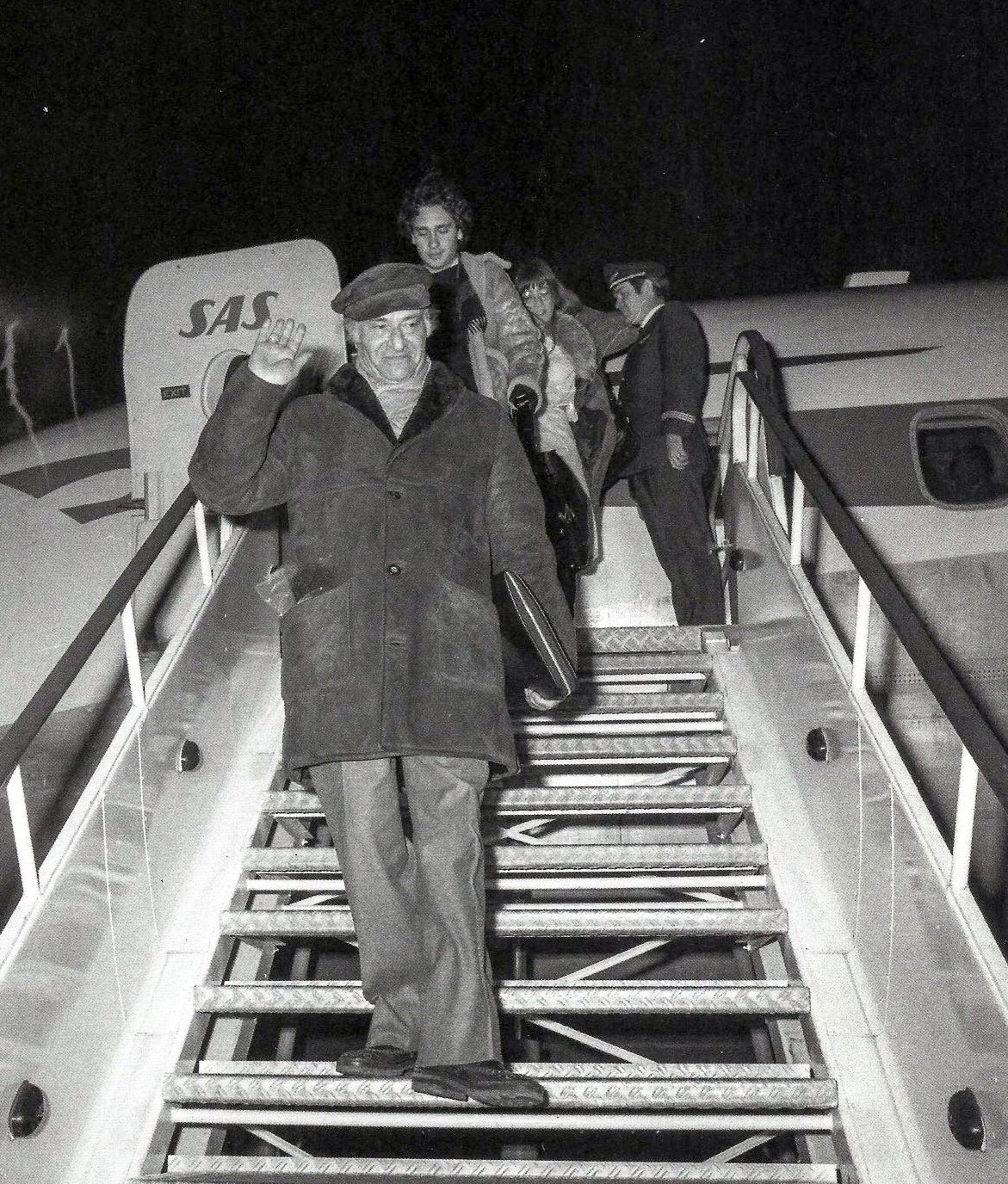 Επιστροφή του Οδυσσέα Ελύτη από την Στοκχόλμη όπου παρέλαβε το Νόμπελ Λογοτεχνίας, το 1979