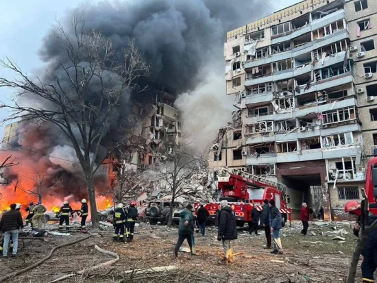 Πόλεμος στην Ουκρανία: Στους 18 ο αριθμός των νεκρών από το ρωσικό χτύπημα στο Ντνίπρο