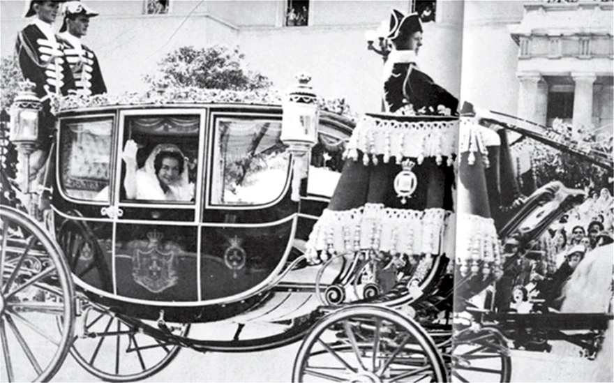 Η πριγκίπισσα Σοφία στην άμαξα κατά τον γάμο της με τον Χουάν Κάρλος της Ισπανίας