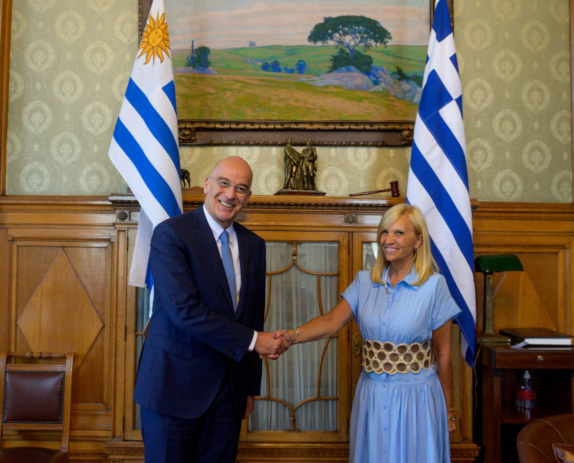 Συνάντηση Ν. Δένδια με την αντιπρόεδρο της Ουρουγουάης – Στην Αργεντινή αύριο ο ΥΠΕΞ