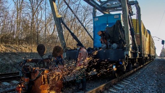Ουκρανία: Οι Ρώσοι έθεσαν εκτός λειτουργίας μέρος του σιδηροδρομικού δικτύου