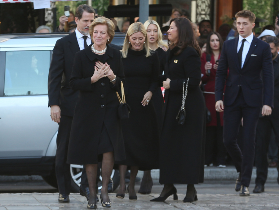 Ολοκληρώθηκε το μνημόσυνο του τέως βασιλιά Κωνσταντίνου στην Μητρόπολη Αθηνών (upd)