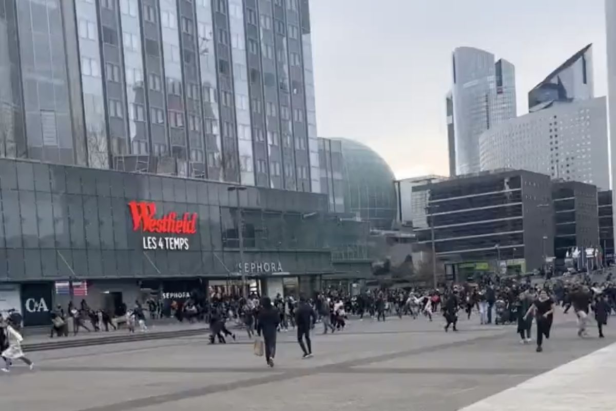 Πανικός στο εμπορικό Westfield Les Quatre Temps στη Λα Ντεφάνς