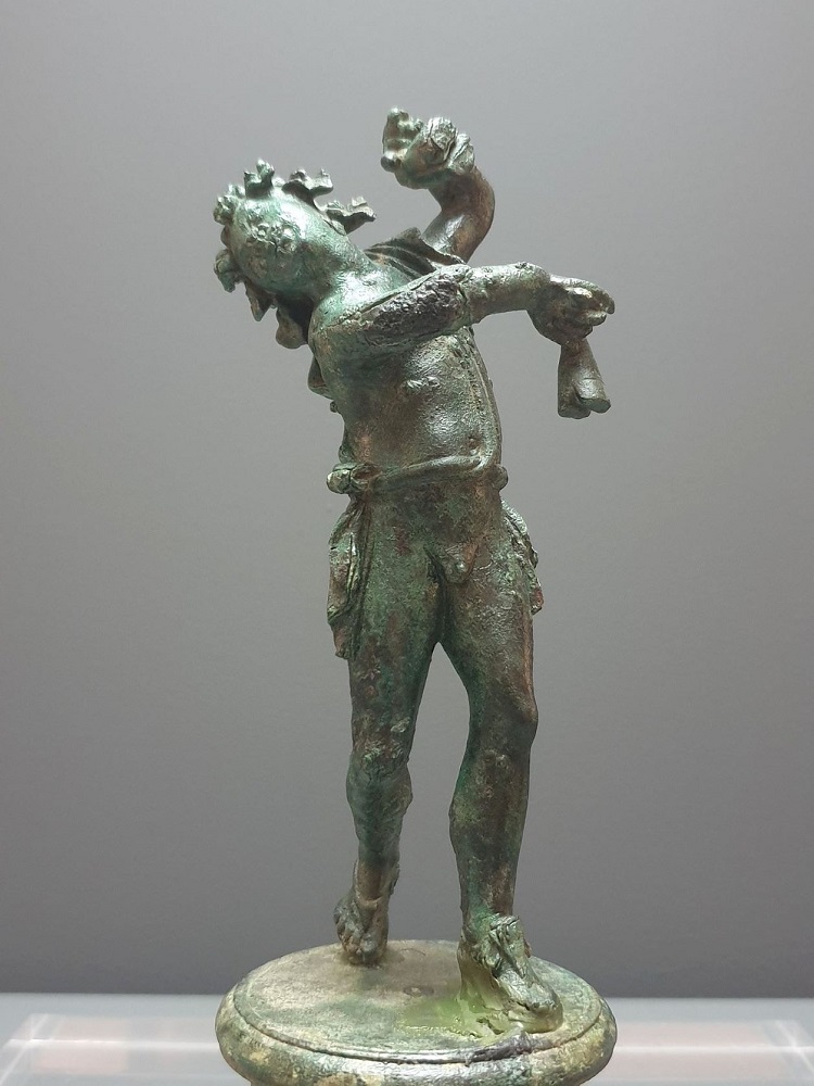 Χάλκινο αγαλματίδιο Σατύρου σε χορευτική κίνηση 