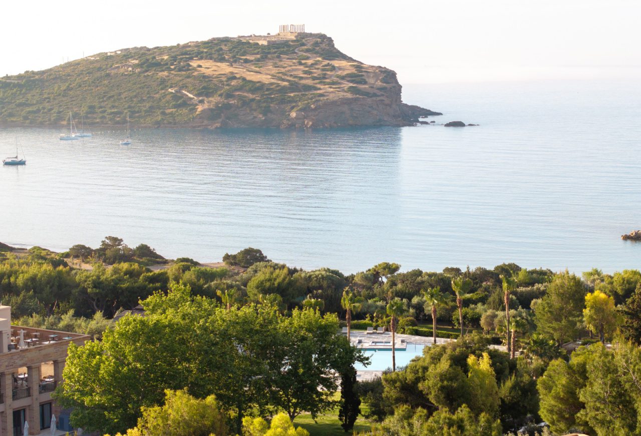 Cape Sounio & The Roc Club: Με ανανεωμένη ταυτότητα η παρουσία της Grecotel στην αθηναϊκή ριβιέρα