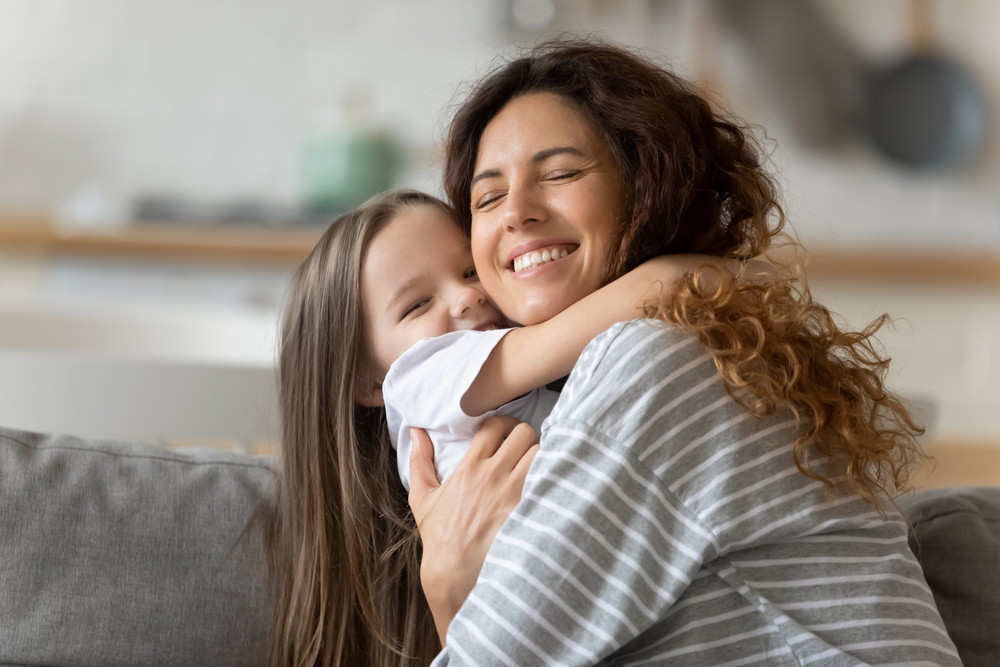 Πόσες αγκαλιές την ημέρα χρειάζεται ένα παιδί;