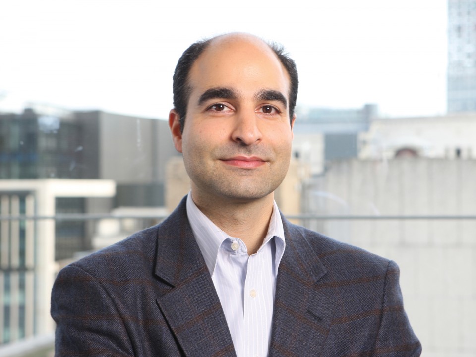 Kian Abouhossein, Αναλυτής JP Morgan