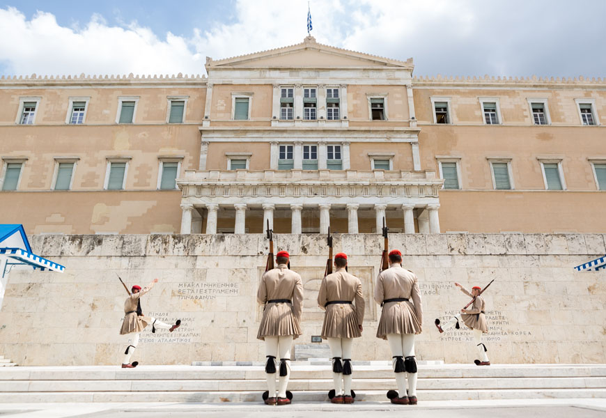 Εύζωνες, Βουλή