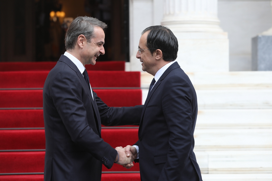 Η νίκη της ΝΔ στα πρωτοσέλιδα του κυπριακού Τύπου – Συγχαρητήρια Χριστοδουλίδη σε Μητσοτάκη | Ρεπορτάζ και ειδήσεις για την Οικονομία, τις Επιχειρήσεις, το Χρηματιστήριο, την Πολιτική