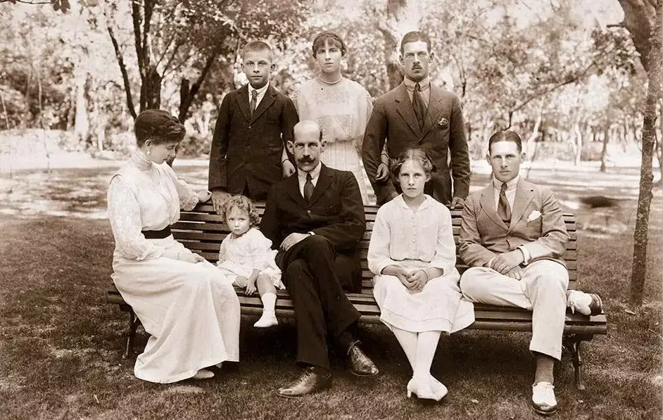 Η βασιλική οικογένεια στο Τατόι, το καλοκαίρι του 1915