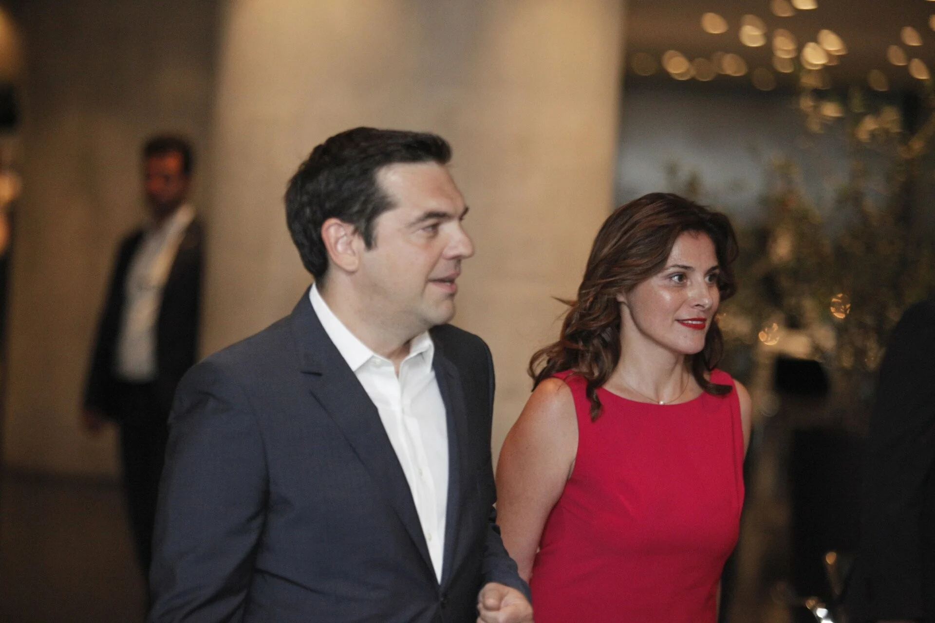 Πέθανε η μητέρα της Περιστέρας Μπαζιάνα – Ο Αλέξης Τσίπρας ακύρωσε την ομιλία του στη Βουλή