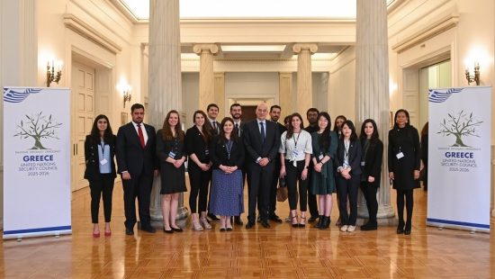 Συνάντηση Δένδια με μεταπτυχιακούς φοιτητές του Πανεπιστημίου Tufts