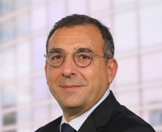 Societe Generale: Μείνετε σε θέσεις άμυνας – Τι αλλάζει στις αγορές η τραπεζική αναταραχή
