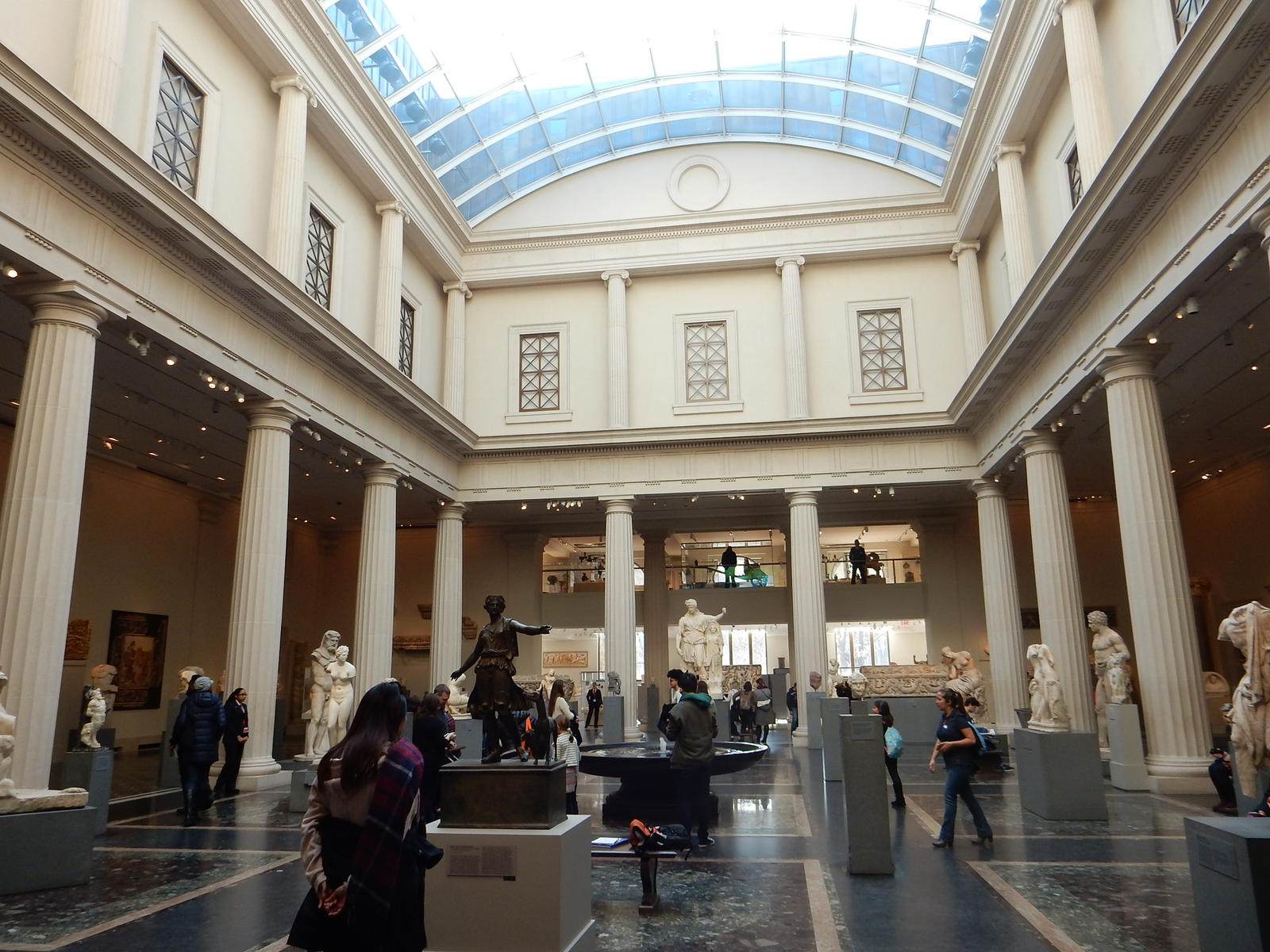 Αίθουσα ελληνικών και ρωμαϊκών αρχαιοτήτων του Μητροπολιτικού Μουσείου Νέας Υόρκης