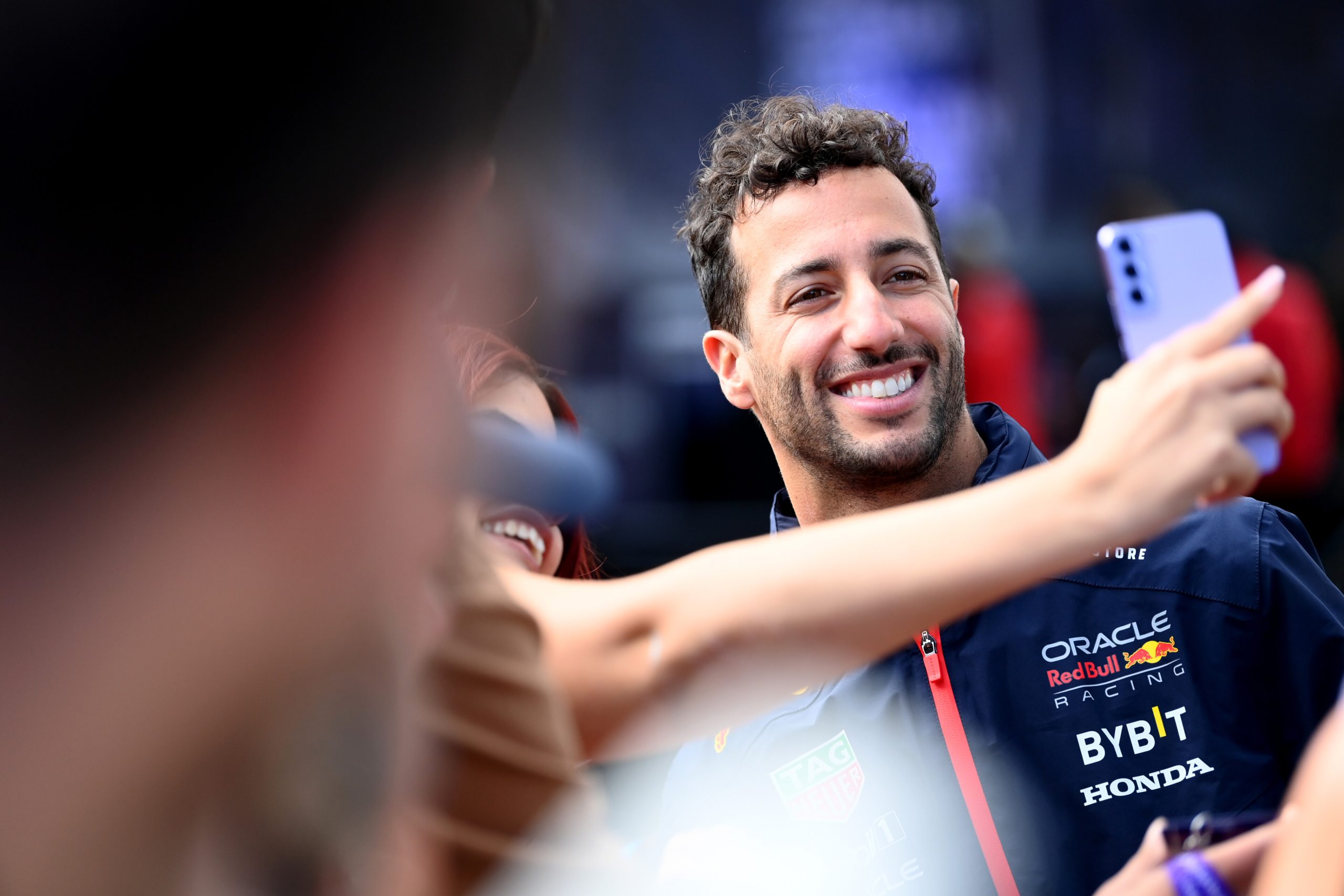Όλο χαμόγελα ο Ρικιάρντο που φέτος είναι ο 3ος οδηγός της Red Bull.