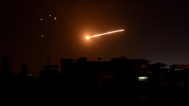 Ισραηλινός πύραυλος πάνω από την πόλη της Δαμασκού το 2020 - φωτογραφία αρχείου