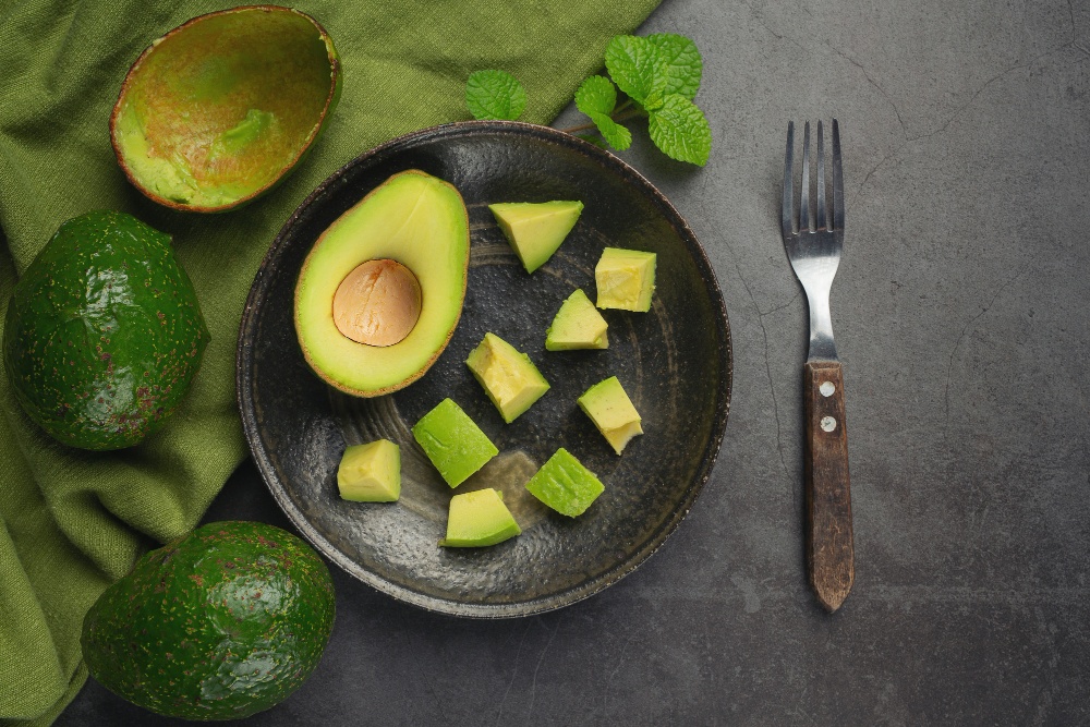 Έλαιο αβοκάντο: Τα σημαντικά οφέλη του στην υγεία σου – Πώς θα το εντάξεις στη διατροφή σου