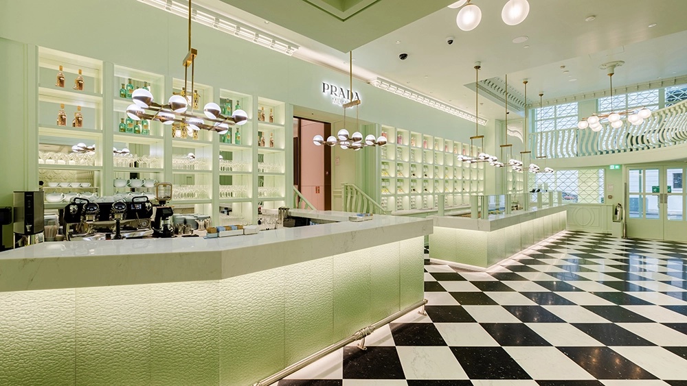 Το Harrods υποδέχεται το νέο Prada Caffè