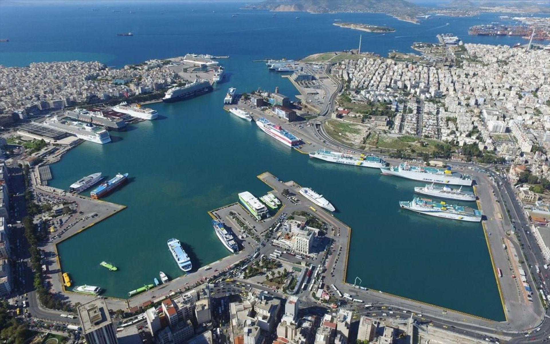 Λιμάνι Πειραιά: Ανέβηκε στην 4η θέση στην Ευρώπη στη διακίνηση κοντέινερ