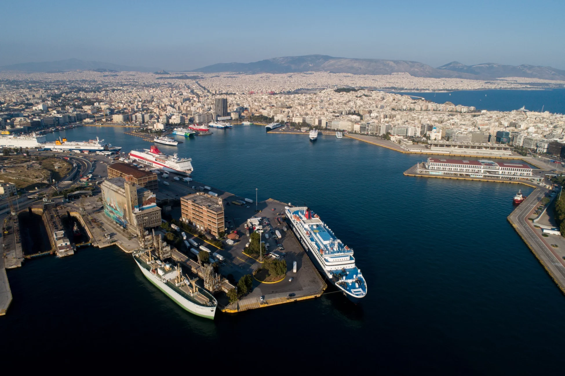 Ποιο πλοίο έκανε ποδαρικό στο λιμάνι του Πειραιά το 2024