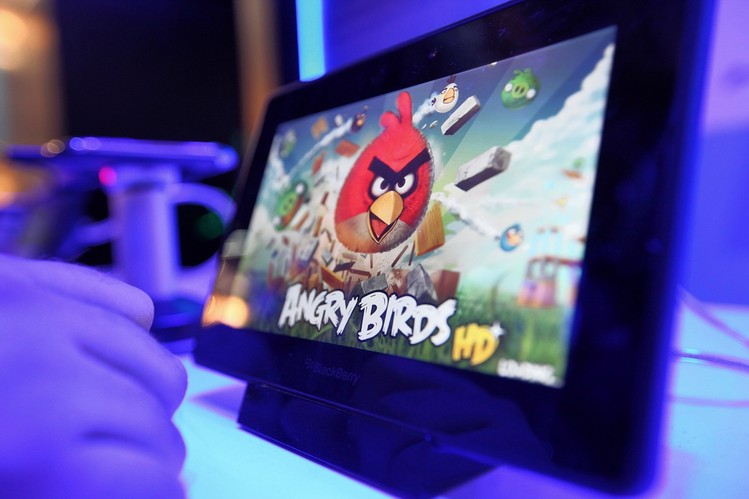 Οθόνη που δείχνει το παιχνίδι Angry Birds