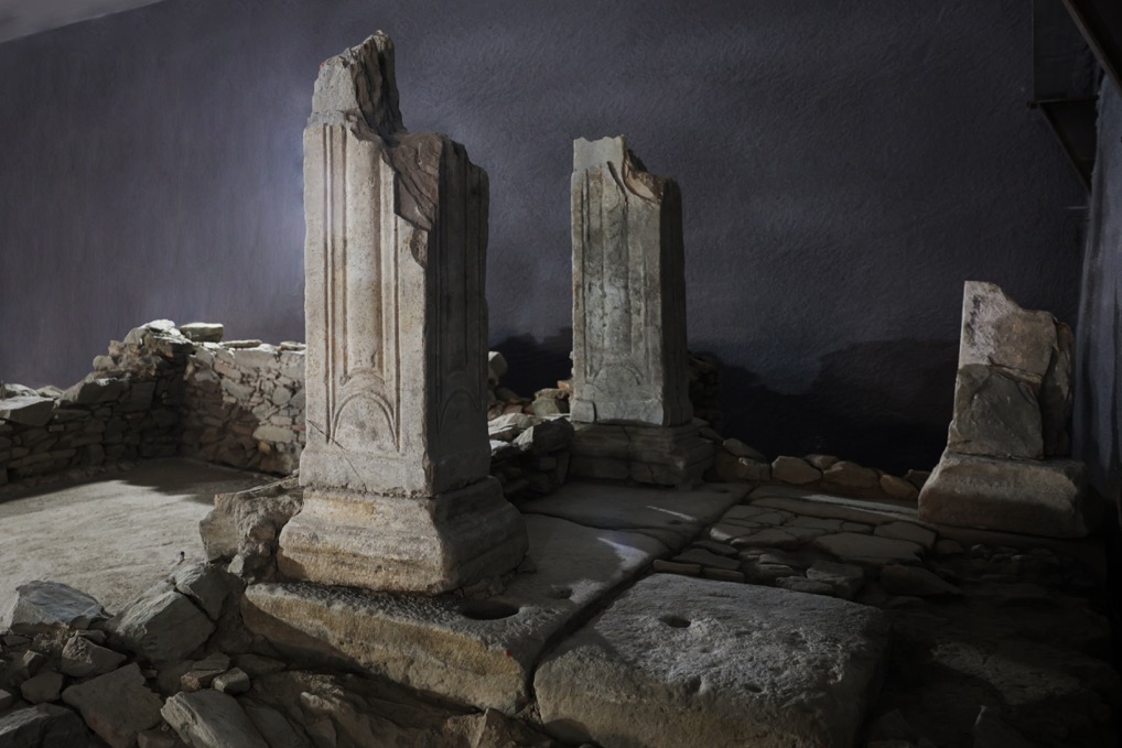 Επανατοποθέτηση των αρχαιοτήτων στον σταθμό Βενιζέλος