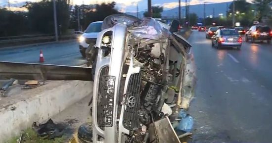 Τροχαίο στην Πέτρου Ράλλη: Αναποδογύρισε αυτοκίνητο και βρέθηκε στο αντίθετο ρεύμα (video)