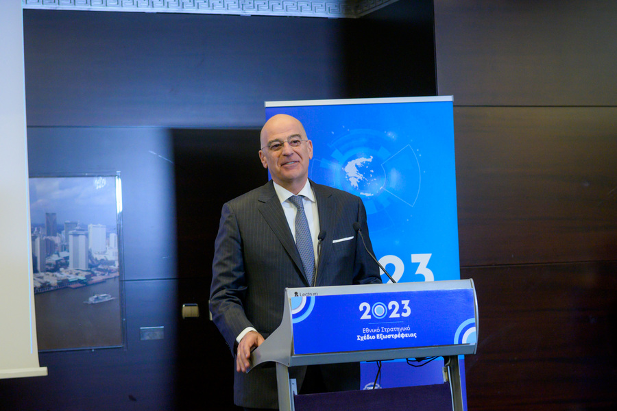 O υπουργός Εξωτερικών Νίκος Δένδιας μιλάει κατά την διάρκεια της εκδήλωσης για την παρουσίαση του Εθνικού Στρατηγικού Σχεδίου Εξωστρέφειας 2023 (ΑΠΕ-ΜΠΕ)
