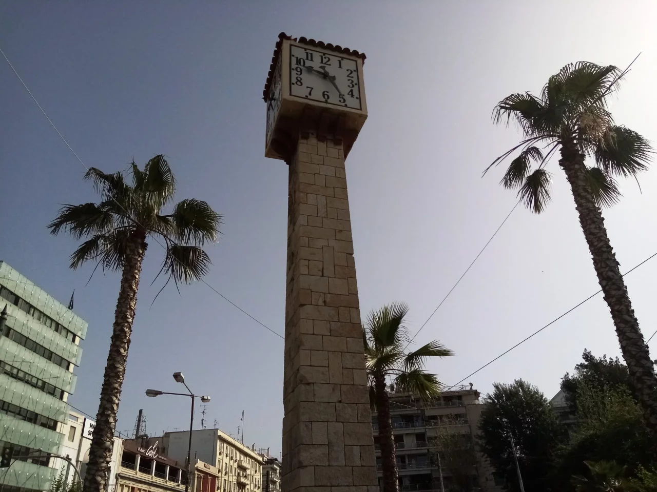 Ο Δήμος Πειραιά φωτίζει «μπλε» το Ρολόι στο Πασαλιμάνι για την Παγκόσμια Ημέρα Ευχής