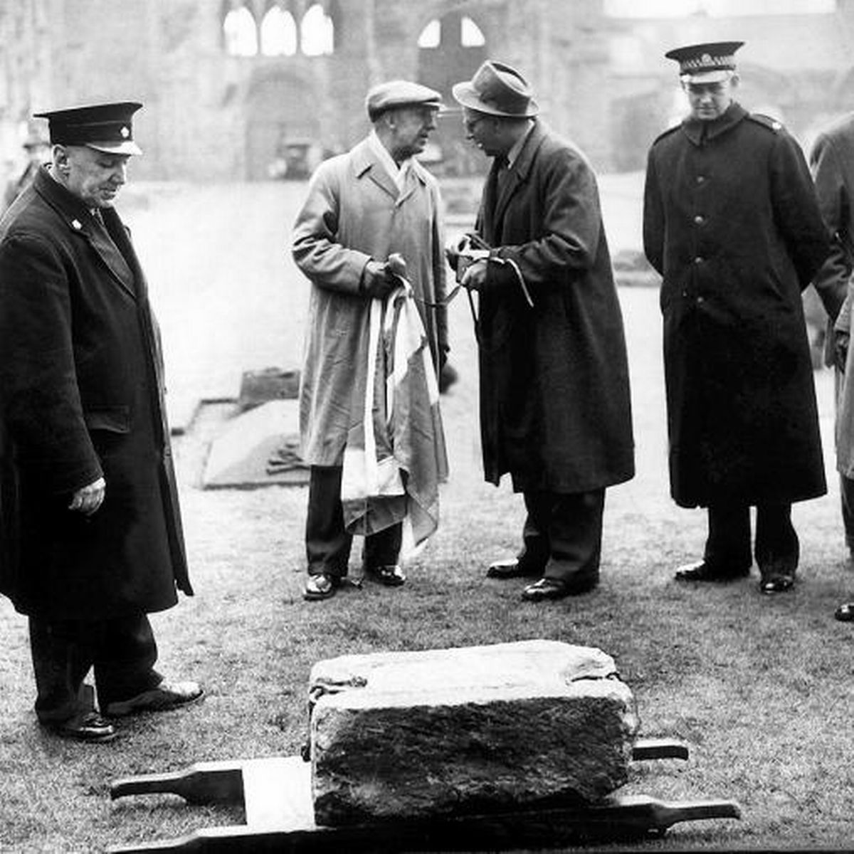 Ο εντοπισμός της Πέτρας του Σκόουν το 1951, μετά την κλοπή