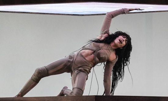 Eurovision: Ποιες χώρες πέρασαν στον τελικό – Η Rita Ora, ο Κάρολος, η Καμίλα και οι εμφανίσεις που ξεχώρισαν (video)