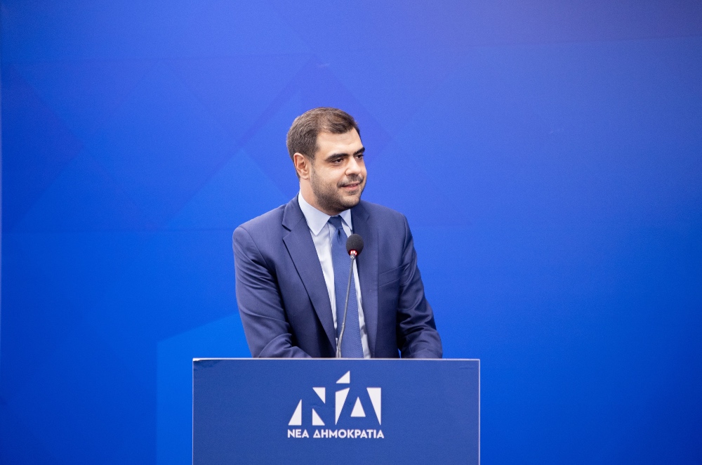 Παύλος Μαρινάκης, Δικηγόρος και Γραμματέας Πολιτικής Επιτροπής Νέας Δημοκρατίας