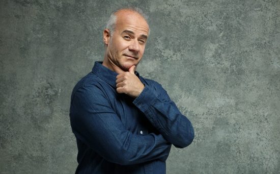 «Mitsi VAR»: Ο Γιώργος Μητσικώστας κάνει το απόλυτο comeback μέσα από τη συχνότητα του ACTION 24