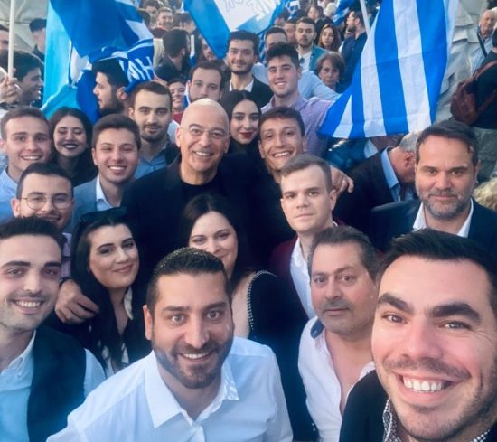 Δένδιας: Ποιος είναι ο «ιπτάμενος και τζέντλεμαν» που «έσπασε τα κοντέρ» στους σταυρούς προτίμησης – mononewsTV