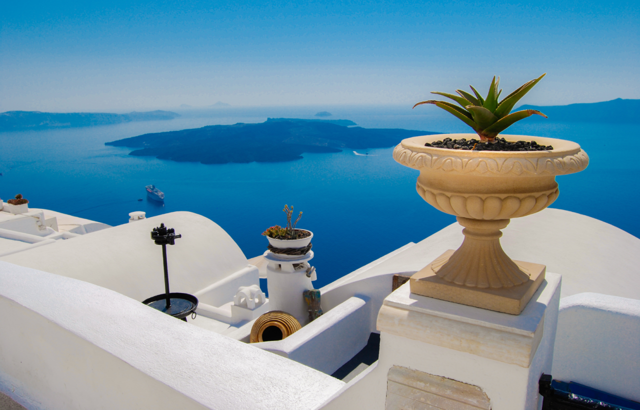 Eurobank-santorini-mononews