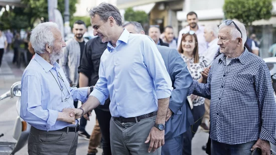 Μητσοτάκης: Χαλαρή βόλτα στο Μοσχάτο το απόγευμα της Παρασκευής