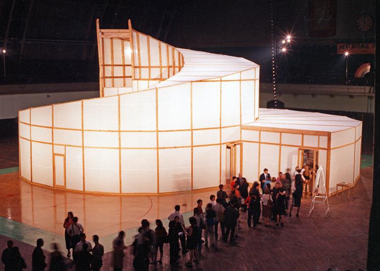 Η εγκατάσταση «Το παλάτι των δημιουργιών», 1998