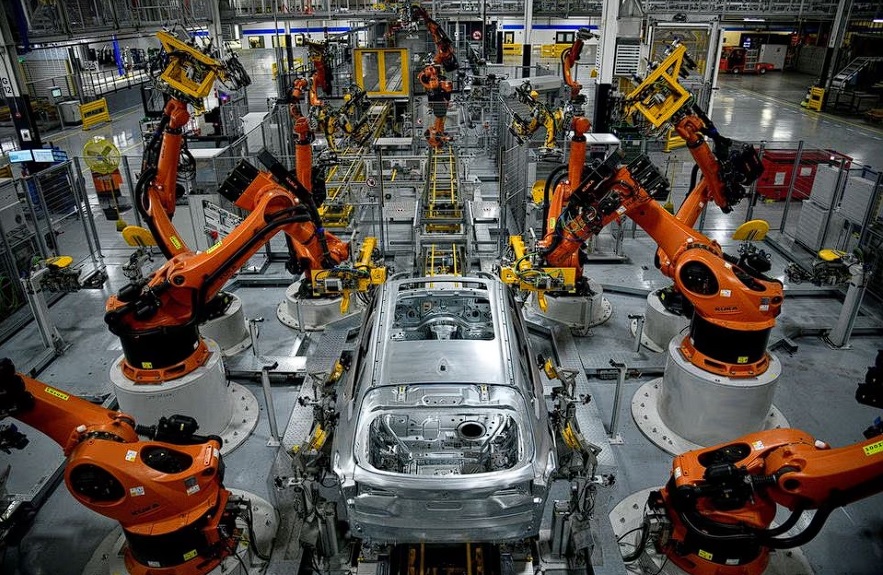 γραμμή παραγωγής σε εργοστάσιο αυτοκινήτων