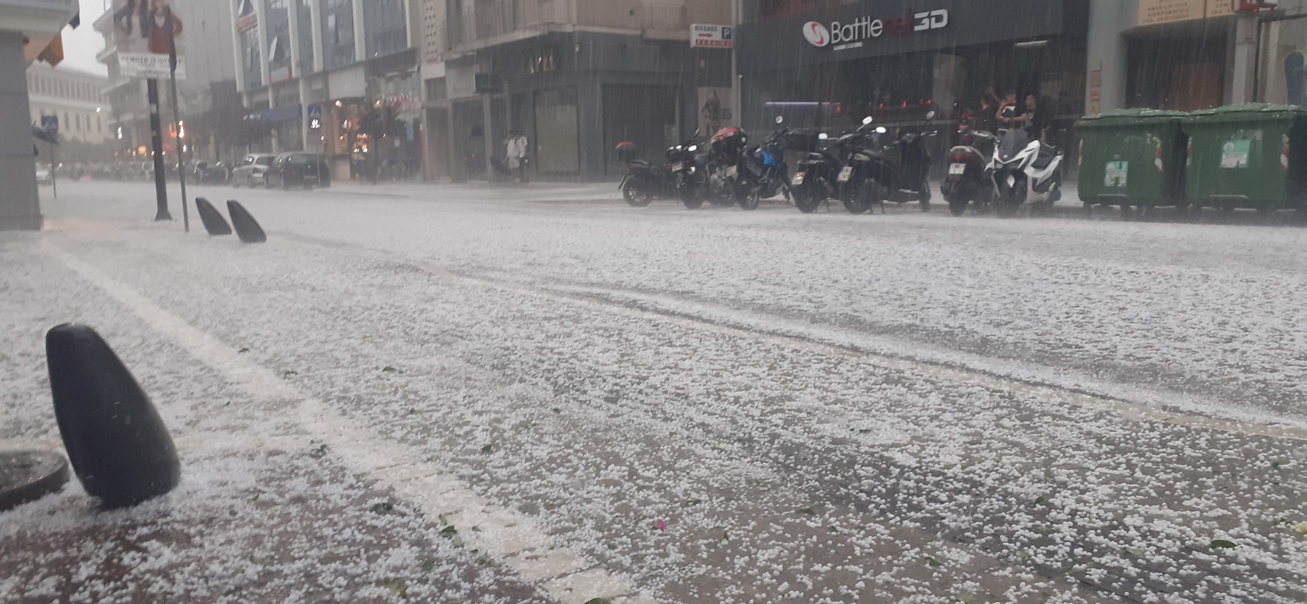 Χαλάζι στους δρόμους των Ιωαννίνων