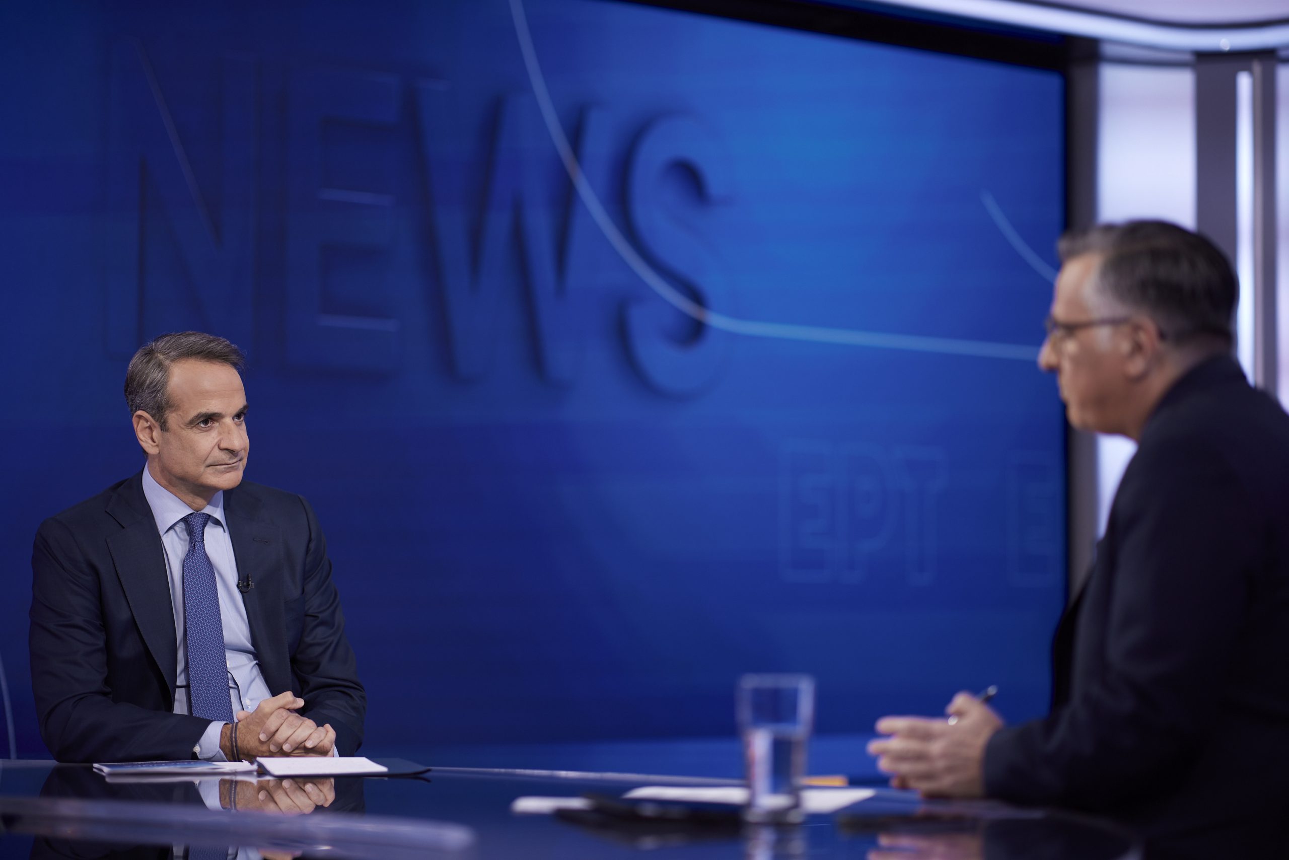 Ο πρόεδρος της Νέας Δημοκρατίας Κυριάκος Μητσοτάκης παραχωρεί συνέντευξη στο κεντρικό δελτίο ειδήσεων της ΕΡΤ 