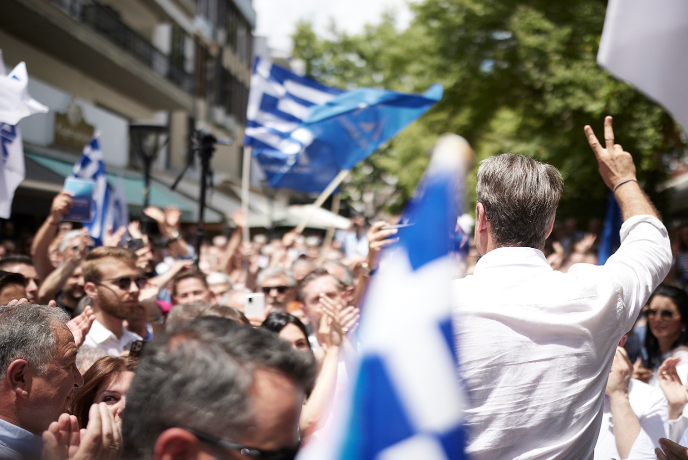 Ο πρόεδρος της Νέας Δημοκρατίας Κυριάκος Μητσοτάκης μιλάει σε πολίτες κατά την διάρκεια της επίσκεψής του στο Κιλκίς, το Σάββατο 10 Ιουνίου 2023. ΑΠΕ-ΜΠΕ/ΓΡΑΦΕΙΟ ΤΥΠΟΥ ΝΔ/ΔΗΜΗΤΡΗΣ ΠΑΠΑΜΗΤΣΟΣ